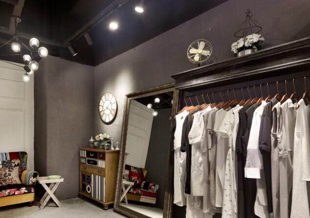 合肥实体服装店：时尚新风景